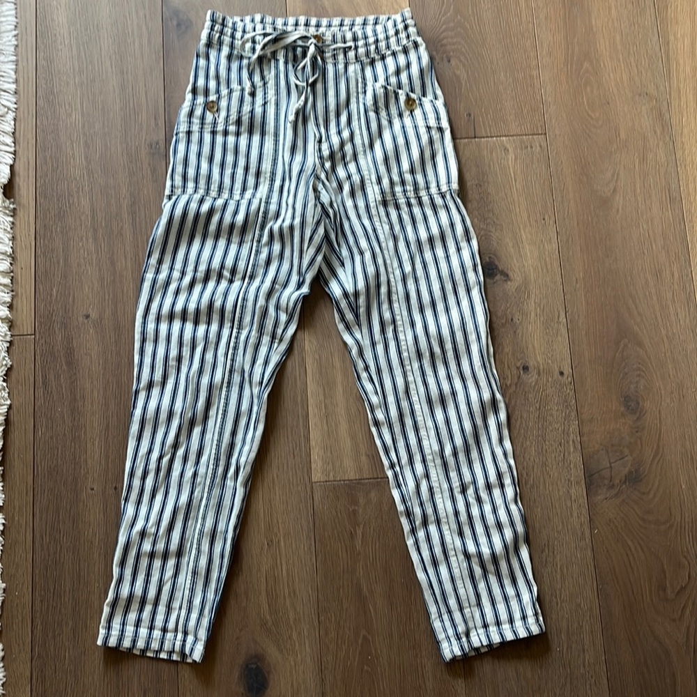 AE striped pants - size 00